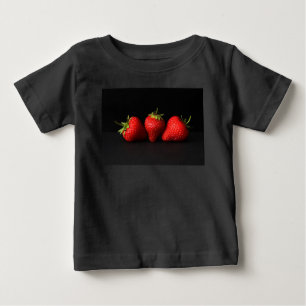 T-shirt Pour Bébé Trois Fraises Sur L'Icna Noire