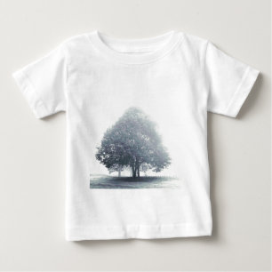 T-shirt Pour Bébé Un arbre dans le brouillard