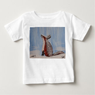 T-shirt Pour Bébé Un renard dans la forêt enneigée