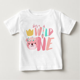 T-shirt Pour Bébé Une lionne sauvage et bébé de 1 an de la flèche  
