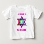 T-shirt Pour Bébé Une princesse juive<br><div class="desc">Cadeaux juifs et idées cadeaux personnalisées pour les fêtes juives,  y compris Hanoukka,  Pâque,  Bas et Bar Mitzvah occasions spéciales avec judaïsme traditionnel et thèmes modernes. Cadeaux de bébé princesse juive,  cadeaux d'anniversaire et décoration de maison avec l'étoile de David et l'écriture hébraïque.</div>