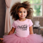 T-shirt Pour Bébé Wicked Cute Halloween<br><div class="desc">Habille ton petit dans un style éffrayant-sucré avec cette chemise pour enfants et bébé Halloween avec un texte retro tendance "Wicked Cute" graphique. Disponible en costumes pour bébés, en tee - shirts pour tout-petits et en taille pour les jeunes, ce design est parfait pour les fêtes d'Halloween, les astuces ou...</div>