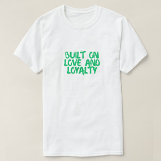 T-shirt pour chien « Construit sur l'amour et la l