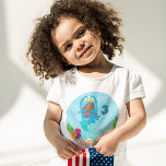 T-shirt Pour Les Tous Petits Africaine Américaine Sirène Cute Custom Birthday G<br><div class="desc">Un mignon t-shirt de fête d'anniversaire sur le thème de l'océan bleu pour une belle petite Africaine américaine qui aime nager en été avec des sirènes. Elle est dotée d'une jolie sirène aux cheveux noirs nageant autour du beau corail de l'océan. Un cadeau cool pour enfants avec un design d'eau...</div>