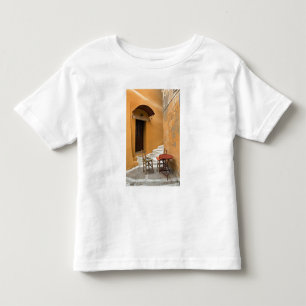 T-shirt Pour Les Tous Petits Aménagement de table sur trottoir, La Canée, Crète