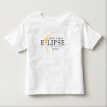 T-shirt Pour Les Tous Petits Black & Gold 2024 Texas Total Solar Eclipse<br><div class="desc">Voici notre t-shirt moderne Black & Gold 2024 Texas Total Solar Eclipse Custom T-Shirt, une pièce élégante et commémorative pour cet événement céleste rare. cette chemise capture l'élégance et l'excitation de l'éclipse solaire totale. Avec l'année 2024 courageusement affichée, ainsi que l'emplacement du Texas, il sert de garde intemporelle de ce...</div>