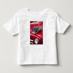 T-shirt Pour Les Tous Petits Bouquets de lavande reposent sur un vieux pick-up