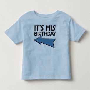 T-SHIRT POUR LES TOUS PETITS C'EST SON ANNIVERSAIRE AVEC POINTE À FLÈCHE DROITE