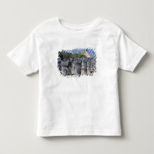 T-shirt Pour Les Tous Petits Colonnes antiques en pierre à Chichen Itza. Centr