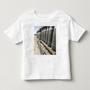 T-shirt Pour Les Tous Petits Des rangées des munitions sont empilées et