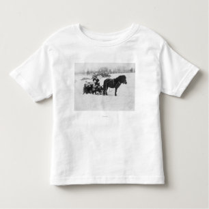 T-shirt Pour Les Tous Petits Enfants sur la photographie de traîneau dessinée