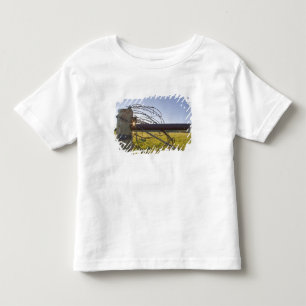 T-shirt Pour Les Tous Petits Fil de fer barbelé enroulé sur une clôture près de