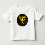 T-shirt Pour Les Tous Petits Flamme de Menorah<br><div class="desc">Un rendu numérique de la menorah juive à sept branches (hébreu : מְ וֹ נ רָ ‎). La menorah à sept branches, utilisée dans le sanctuaire portatif mis en place par Moïse dans le désert et plus tard dans le Temple de Jérusalem, est un symbole du judaïsme depuis des temps...</div>