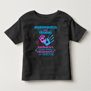 T-shirt Pour Les Tous Petits Grand-fille et grand-mère tiennent les mains et le
