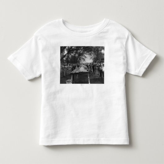 T-shirt Pour Les Tous Petits Groupe mangeant de grands morceaux de pastèque (Devant)