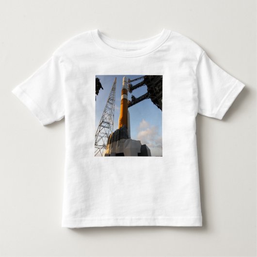 T-shirt Pour Les Tous Petits La fusée Delta IV (Devant)