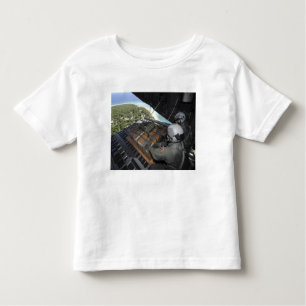 T-shirt Pour Les Tous Petits Les aviateurs poussent une palette de biens donnés