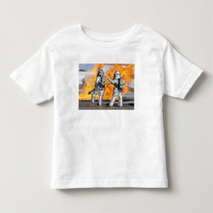 T-shirt Pour Les Tous Petits Les sapeurs-pompiers luttent un feu simulé