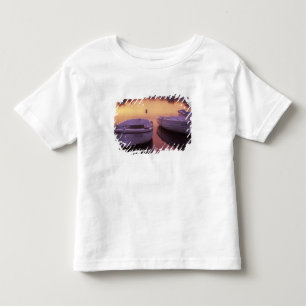 T-shirt Pour Les Tous Petits Lever de soleil sur le port de Stari Grad avec pê