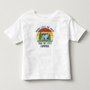 T-shirt Pour Les Tous Petits Maman m'aime plus qu'elle n'aime le camping