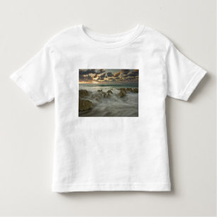 T-shirt Pour Les Tous Petits Mer des Caraïbes, îles Caïmanes.  Foules écrasante