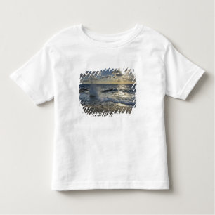 T-shirt Pour Les Tous Petits Mer des Caraïbes, îles Caïmanes.  Foules écrasante
