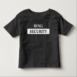 T-shirt Pour Les Tous Petits Nom du porteur de l'anneau de sécurité<br><div class="desc">Faites de votre porte-bague une sensation spéciale avec ce t-shirt de sécurité. Cliquez sur - personnaliser - pour ajouter facilement votre nom personnalisé. Design élégant noir et blanc.</div>