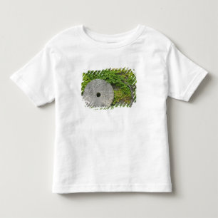 T-shirt Pour Les Tous Petits Pierre à moudre, Château Banfi dans la région de T