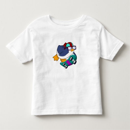 T-shirt Pour Les Tous Petits Pingouin en patinage avec skateboard (Devant)