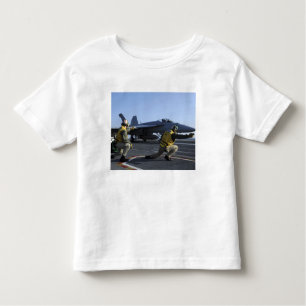 T-shirt Pour Les Tous Petits Tirs à bord du USS George HW Bush