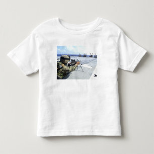 T-shirt Pour Les Tous Petits Une marine des USA ajustant son arme