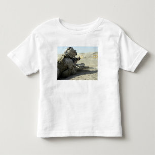 T-shirt Pour Les Tous Petits Une marine met le feu à un fusil de service M16A2
