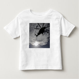 T-shirt Pour Les Tous Petits Vue en angle faible d'un CH-53E