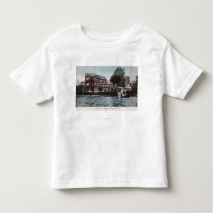 T-shirt Pour Les Tous Petits Vue extérieure d'un sanatorium sur le rivage de