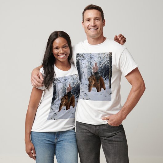 T-shirt Poutine sur un ours (Unisexe)
