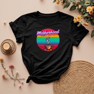 T-shirt Powered by Coffee and Love Maman Lover au café
