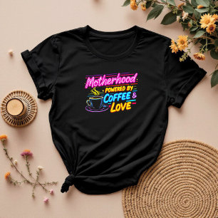 T-shirt Powered by Coffee and Love Maman occupée