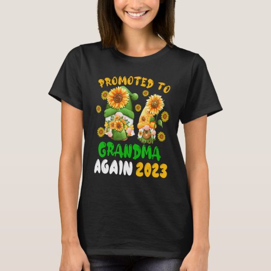 T-shirt Promoted To Grandma Again 2023 Two Floral Gnomes P (Devant)