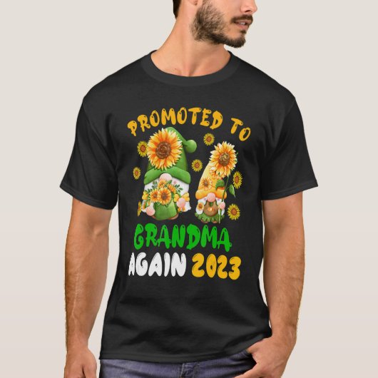 T-shirt Promoted To Grandma Again 2023 Two Floral Gnomes P (Devant)