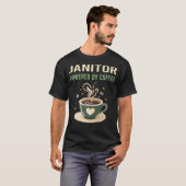 T-shirt Propulsé Par Le Conférencier De Café (Devant entier)