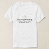 T-shirt PROTECT YOUR FREQUENCY – Minimal Gold Wave Energy (Design devant)