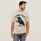 T-shirt Pun de café raven buvant du café (Devant entier)
