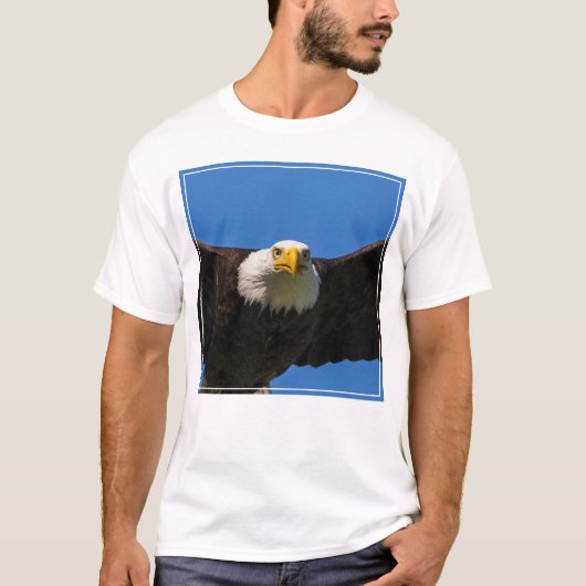 T-shirt Pygargue à tête blanche en vol rapproché (Devant)