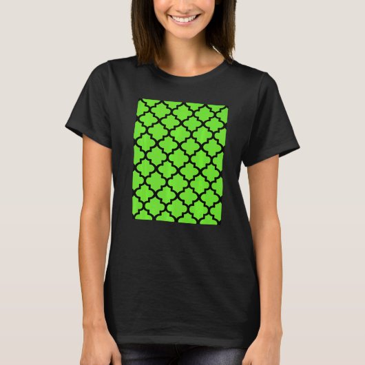 T-shirt Quatrefoil Pattern In Black Outline On Vivid Green (Devant)