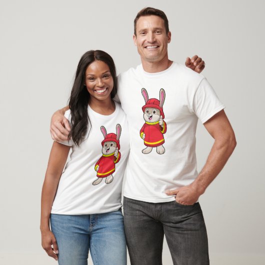 T-shirt Rabbit comme pompier avec casque (Unisexe)