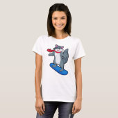 T-shirt Racon en Snowboard avec Snowboard & Scarf (Devant entier)