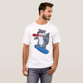 T-shirt Racon en Snowboard avec Snowboard & Scarf (Devant entier)