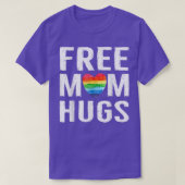 T-shirt Rainbow Heart LGBT Pride Mois Libre Mom Hugs T-Shi (Design devant)