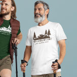 T-shirt Randonnée Slogan Personnalisé, Camping, Extérieur<br><div class="desc">Ce tee graphique a des illustrations de paysage vallonné avec des arbres à feuillage persistant en marron,  et est prêt à être personnalisé avec votre propre texte personnalisé.</div>