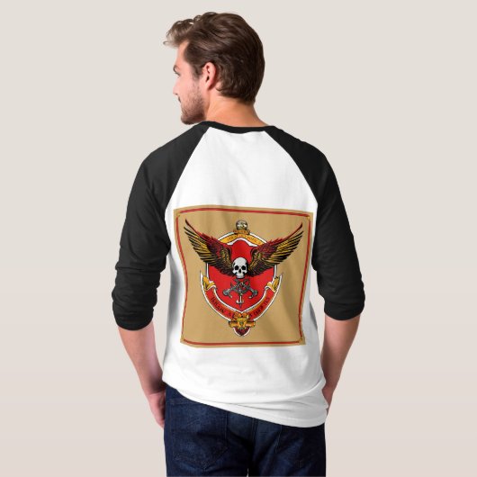 T-shirt Rebel Riffs : Rock & Roll Inspiré Design (Dos entier)